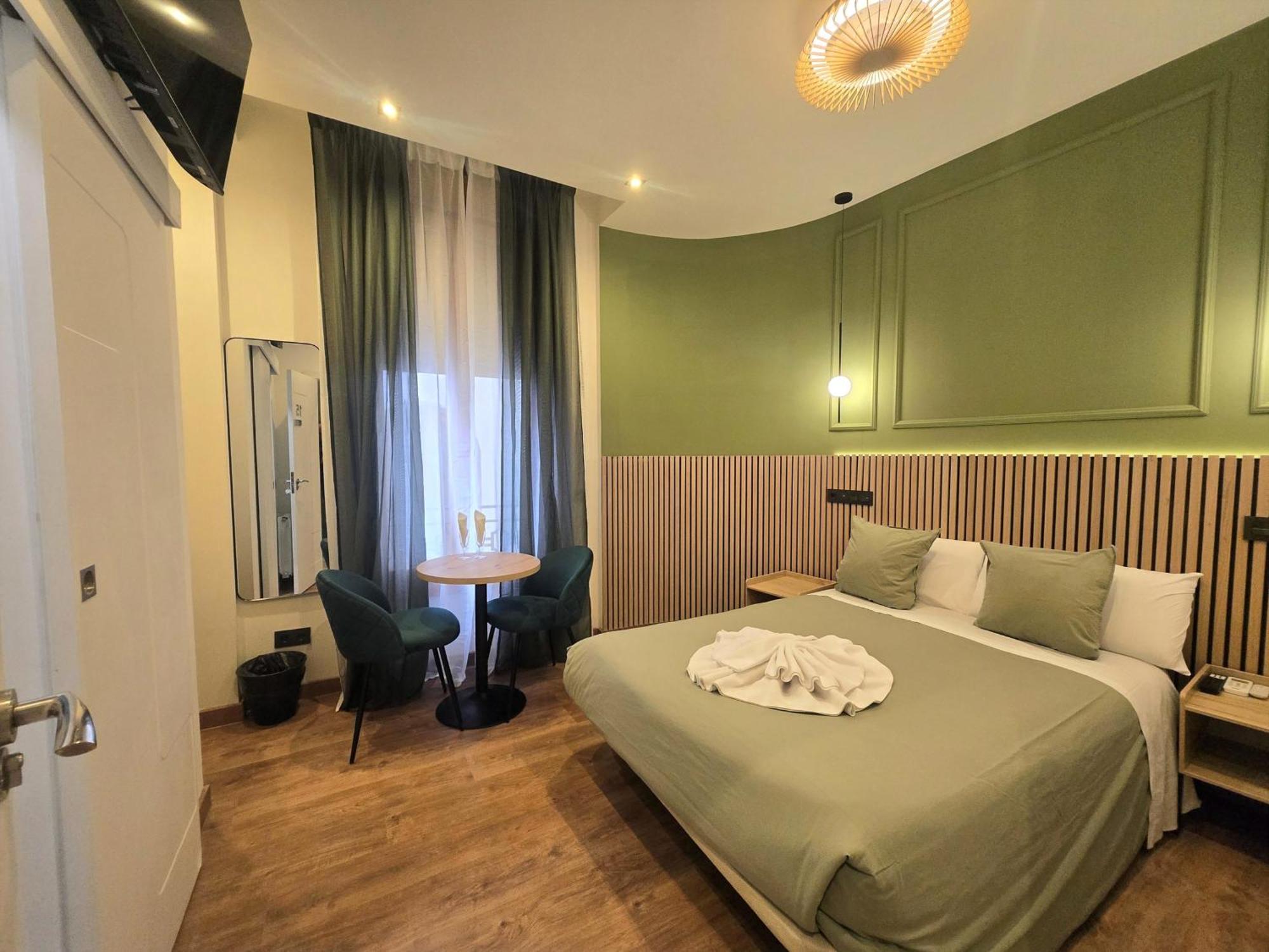 Hostal Main Street Madrid — Photos 1